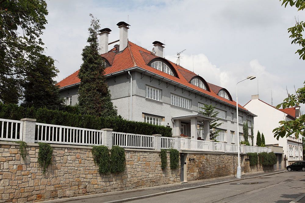 Art Deco Hotel Hoffmann Kladno Exterior foto